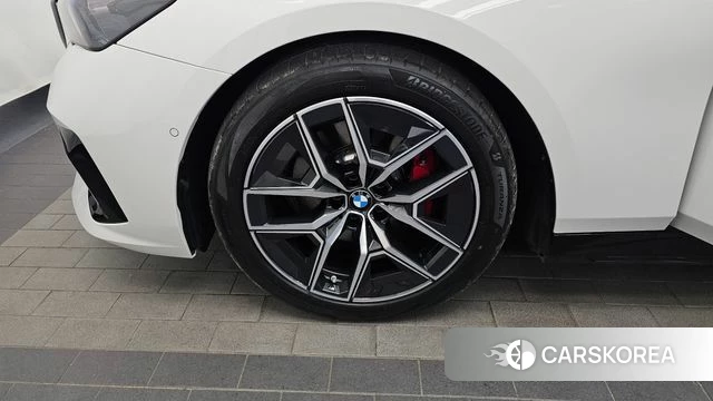 BMW 5 Series (G60) id 4493622 из Кореи 27