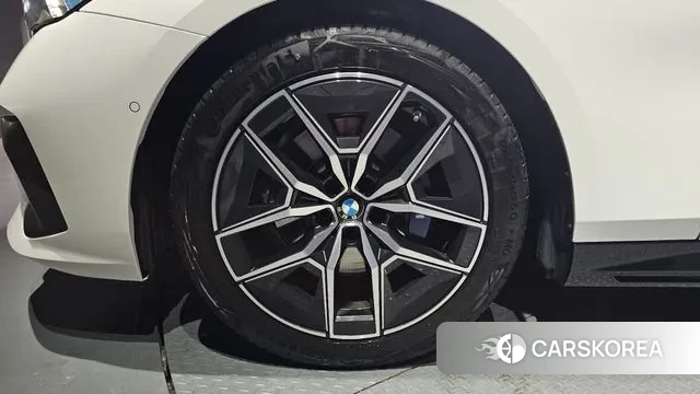 BMW 5 Series (G60) id 3629029 из Кореи 15