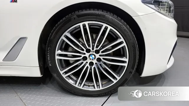 BMW 5 Series (G30) id 3044785 из Кореи 15