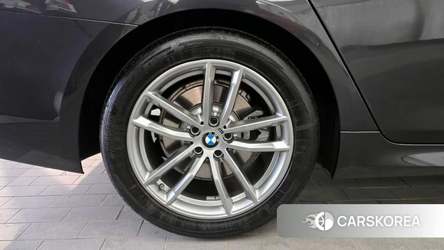 BMW 5 Series (G30) id 4284406 из Кореи 25