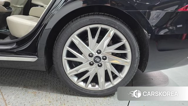 Hyundai The New Grandeur IG id 4618804 из Кореи 34