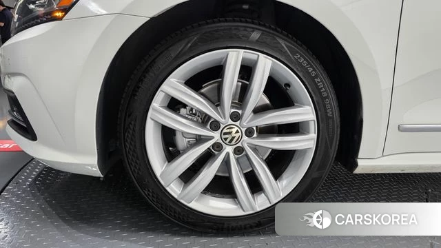 Volkswagen The New Passat id 4737502 из Кореи 33