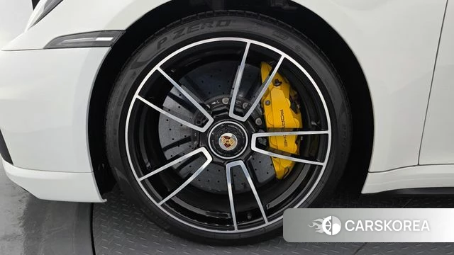 Porsche 911(992) id 4243500 из Кореи 15