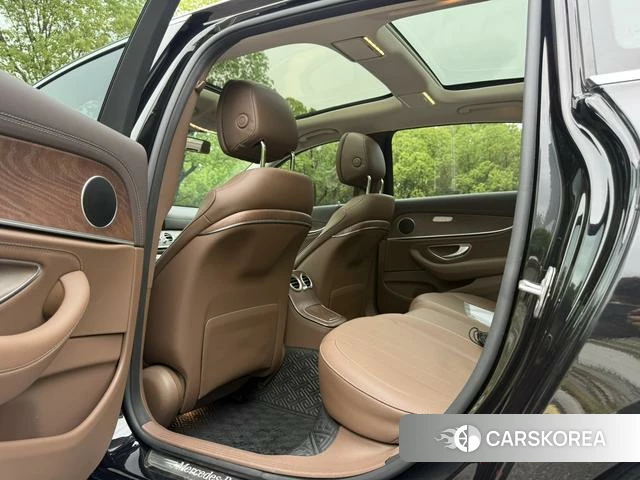 Mercedes-Benz E-class id 4348633 из Китая 13