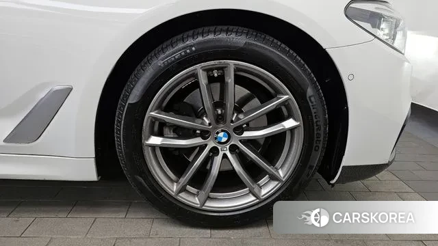 BMW 5 Series (G30) id 3709348 из Кореи 15