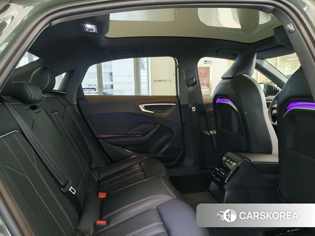 Audi A5L id 4301841 из Китая 11