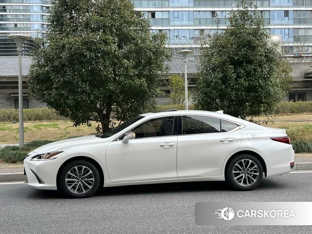 Lexus ES id 4297798 из Китая 10