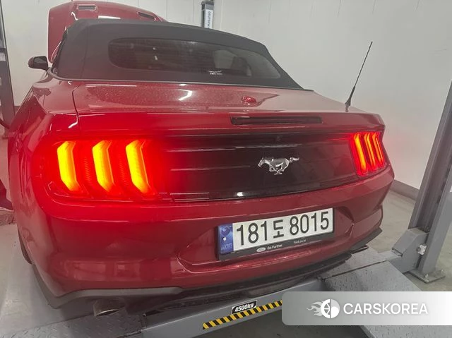 Ford Mustang 2023 Красный из Кореи, фото 5