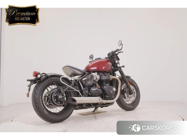 Triumph BONNEVILLE BOBBER 2022 из Японии, фото 3