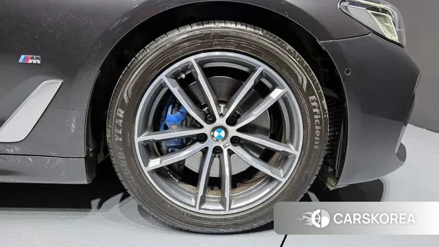 BMW 5 Series (G30) id 3395886 из Кореи 15