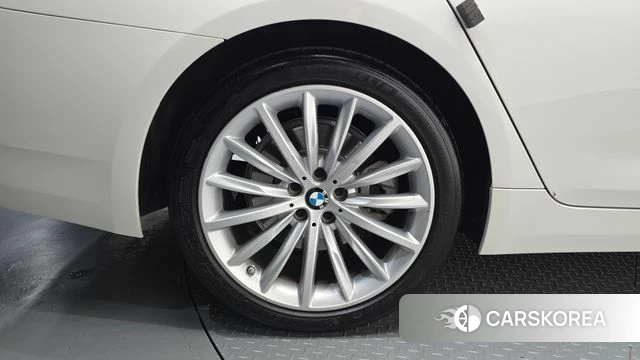 BMW 5 Series (G30) id 4880251 из Кореи 27