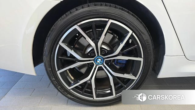 BMW 5 Series (G30) id 4692667 из Кореи 15