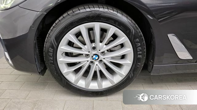 BMW 5 Series (G30) id 4343171 из Кореи 26