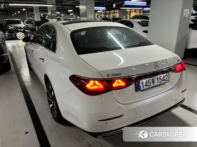 Mercedes-Benz E-Class W214 2025 Белый из Кореи, фото 5