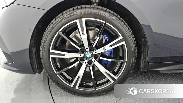 BMW 5 Series (G60) id 3837938 из Кореи 15