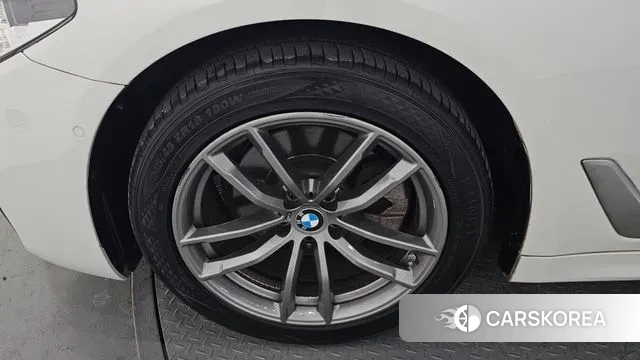 BMW 5 Series (G30) id 3563406 из Кореи 15