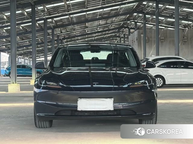 Tesla Model 3 2025 Темно-серый из Китая, фото 5