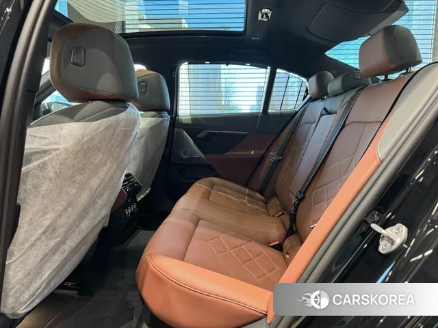 BMW 5 Series (G60) 2026 Черный из Кореи, фото 5