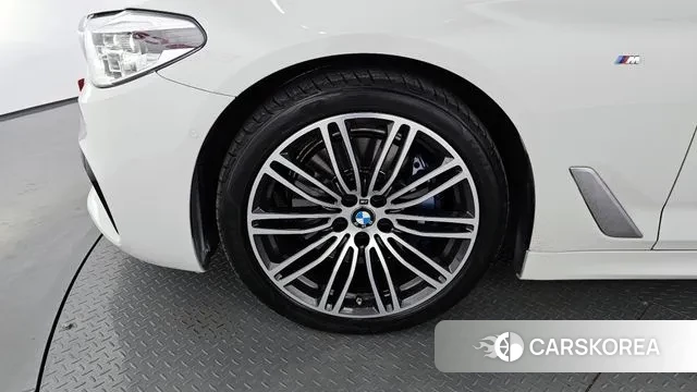 BMW 5 Series (G30) id 3060392 из Кореи 15