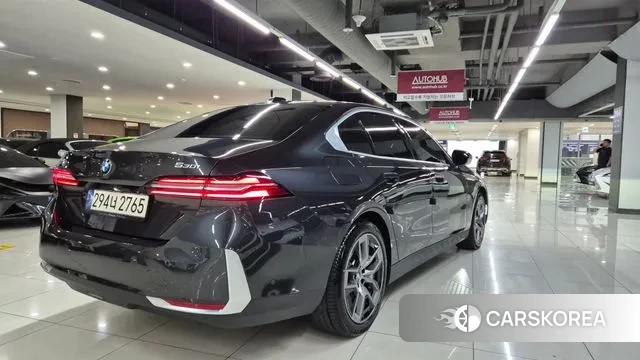 BMW 5 Series (G60) id 3200858 из Кореи 15