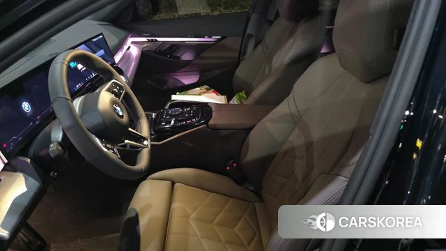 BMW 5 Series (G60) 2026 Черный из Кореи, фото 5