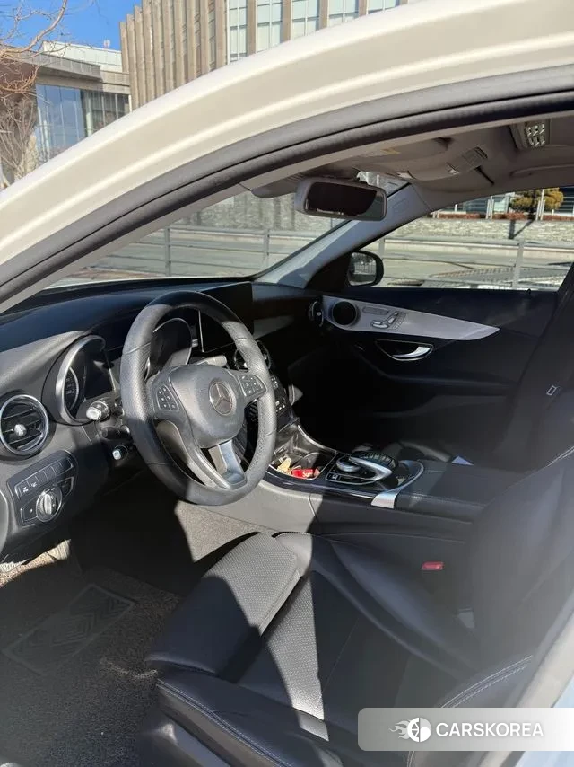 Mercedes-Benz C-Class W205 2018 Белый из Кореи, фото 5