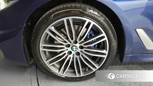 BMW 5 Series (G30) id 4384232 из Кореи 28