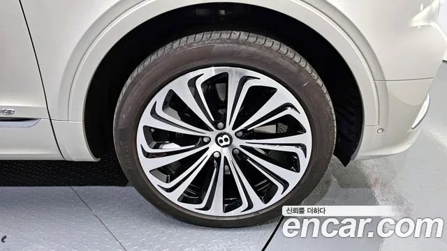 Bentley Bentayga id 2683930 из Кореи 15