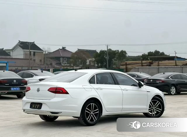 Volkswagen Lingdu 2018 Белый из Китая, фото 5