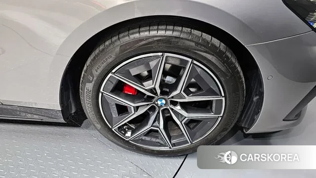 BMW 5 Series (G60) id 3393765 из Кореи 15