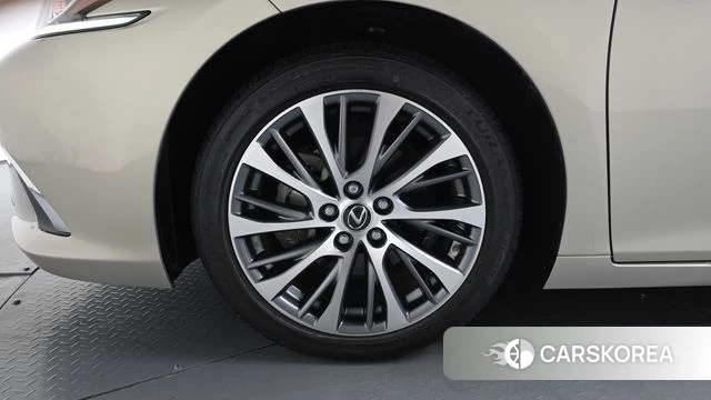 Lexus ES300h 7th generation id 4785466 из Кореи 32