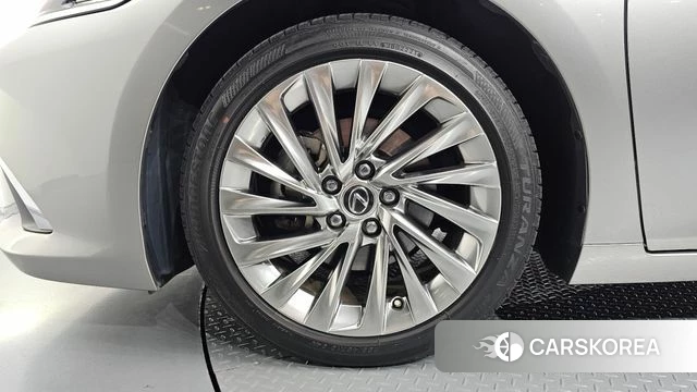 Lexus ES300h 7th generation id 4894390 из Кореи 28