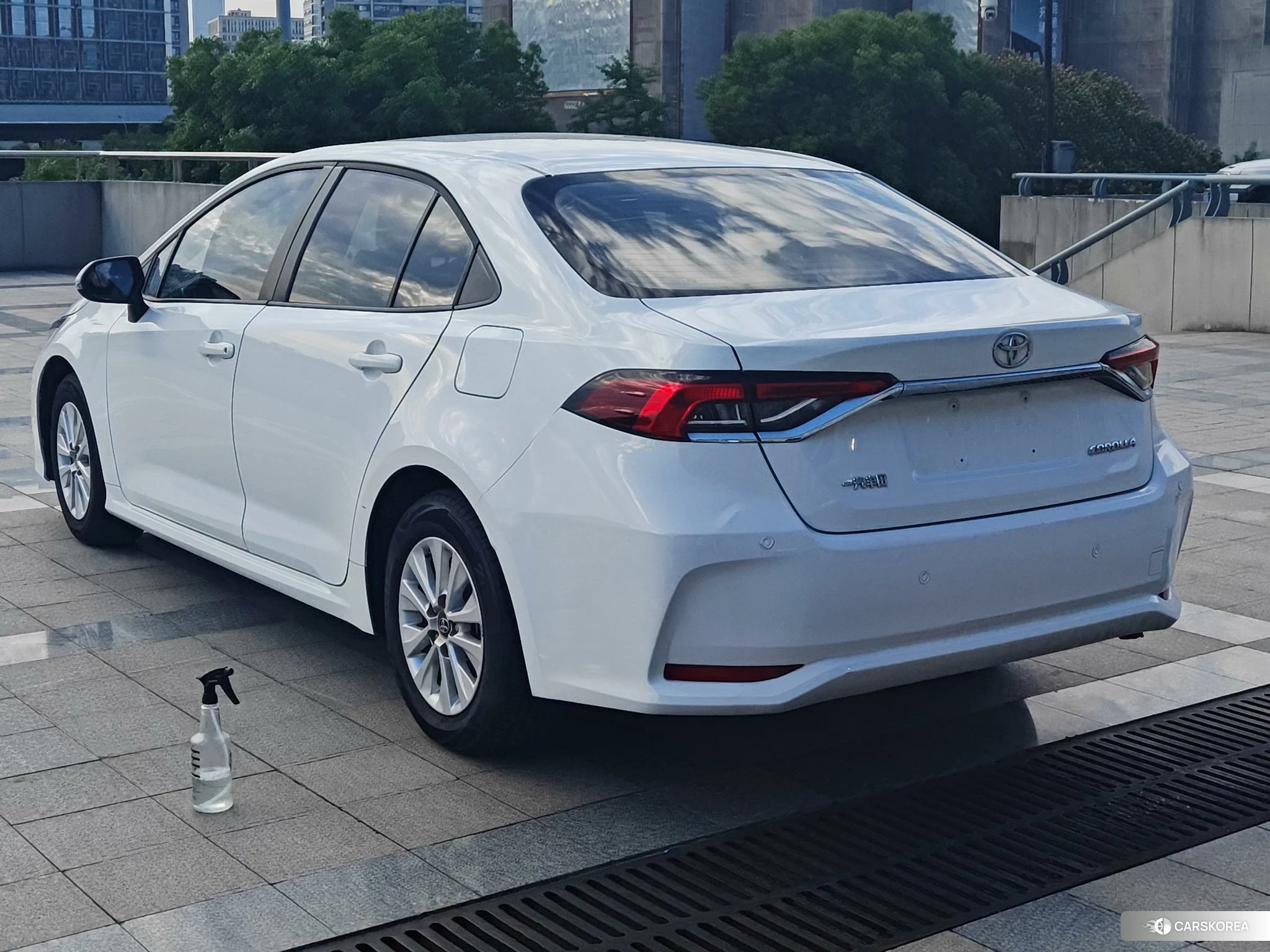 Toyota Corolla 2023 Белый из Китая, фото 5