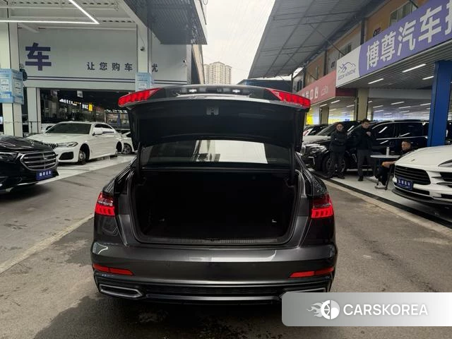 Audi A6L id 4275931 из Китая 18