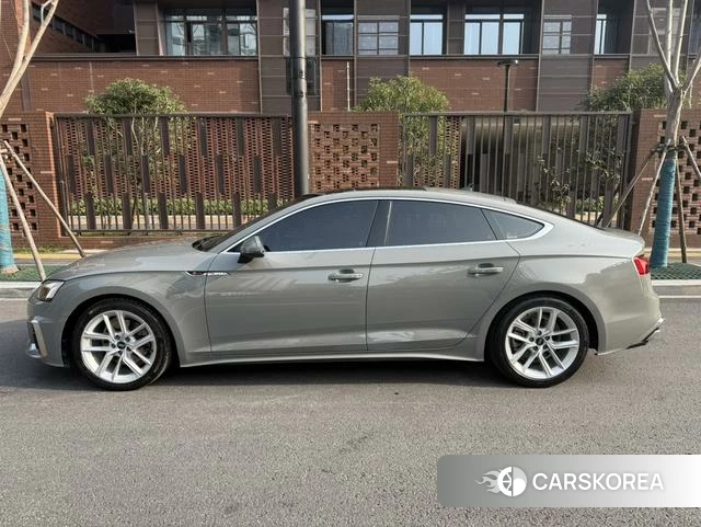 Audi A5 2021 Темно-серый из Китая, фото 5