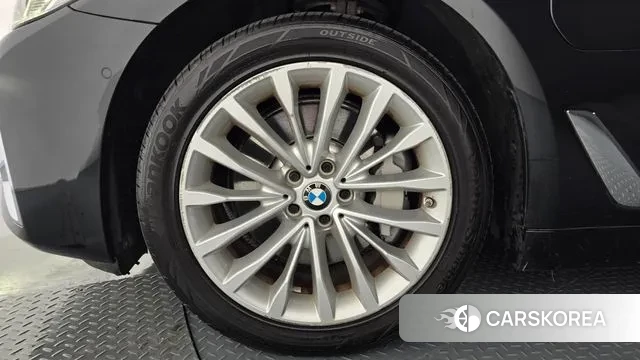 BMW 5 Series (G30) id 3344059 из Кореи 15