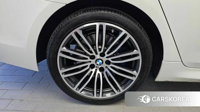 BMW 5 Series (G30) id 4693271 из Кореи 28