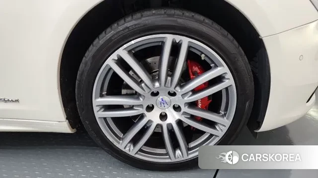 Maserati Ghibli id 3368701 из Кореи 15