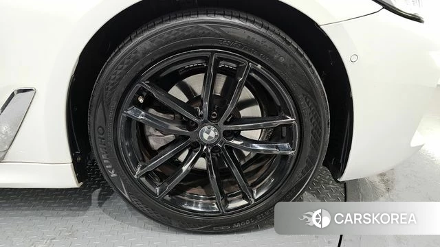 BMW 5 Series (G30) id 3829219 из Кореи 15