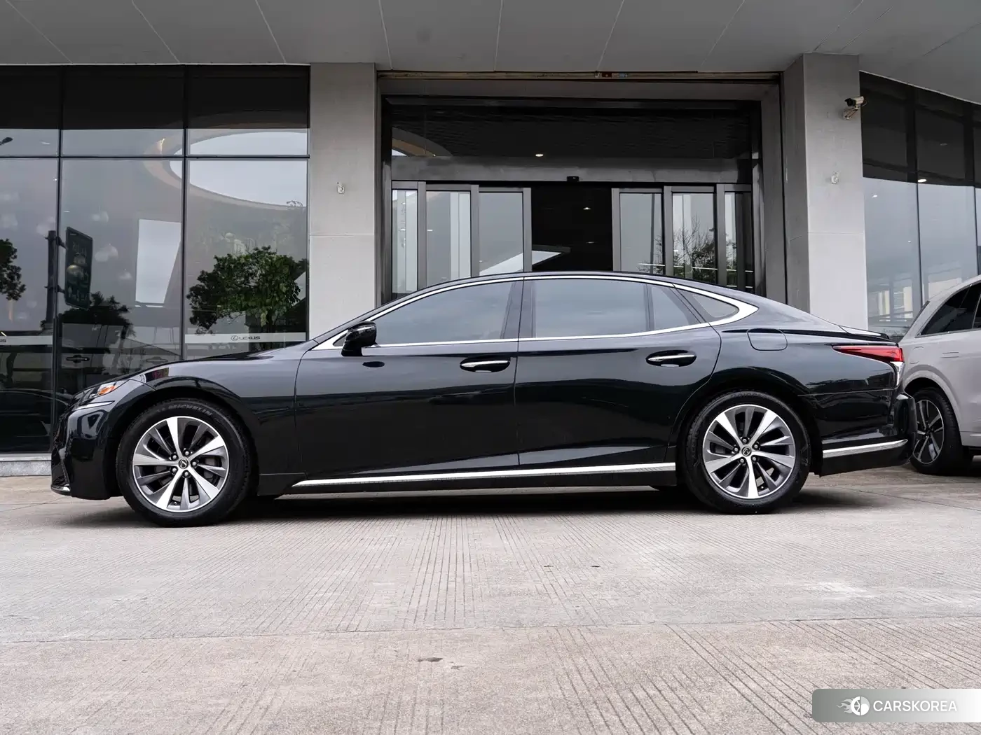 Lexus LS id 4539308 из Китая 18
