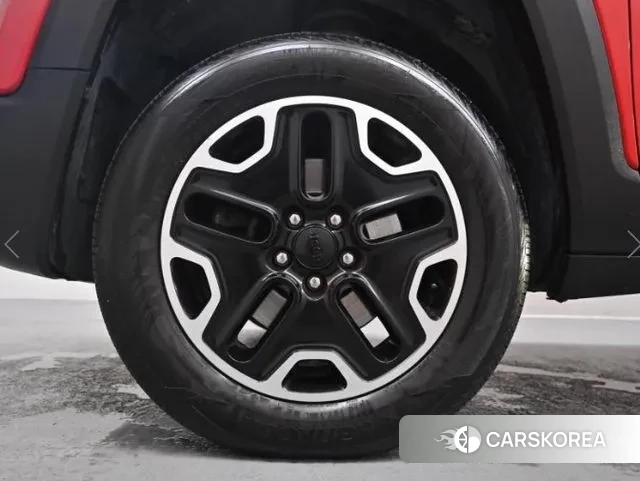 Jeep Renegade id 3095930 из Кореи 15