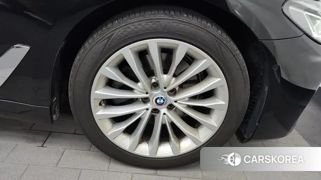 BMW 5 Series (G30) id 3031932 из Кореи 15