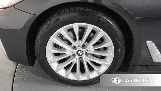 BMW 5 Series (G30) id 3383782 из Кореи 15