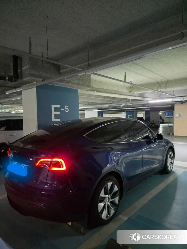 Tesla Model Y 2023 Синий из Кореи, фото 6