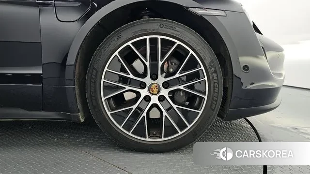 Porsche Taycan id 3452265 из Кореи 15