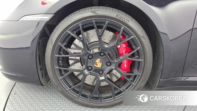 Porsche 911(992) id 4368850 из Кореи 25