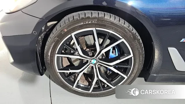 BMW 5 Series (G30) id 3180421 из Кореи 15