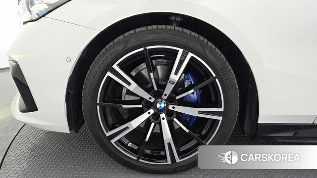 BMW 5 Series (G60) id 3786396 из Кореи 15