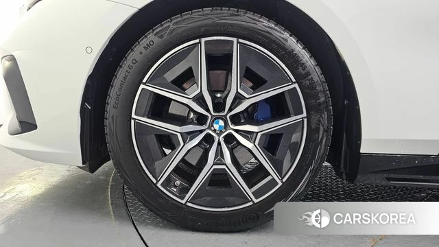 BMW 5 Series (G60) id 4185589 из Кореи 30