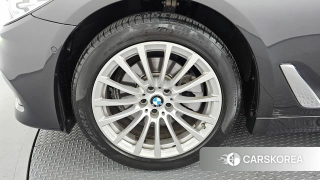 BMW 5 Series (G30) id 4732379 из Кореи 28